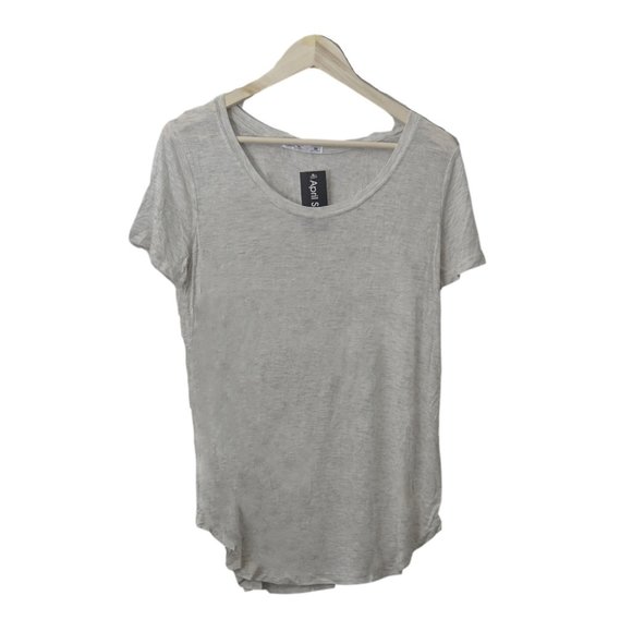 Tops - Basic White/Gray Tee
